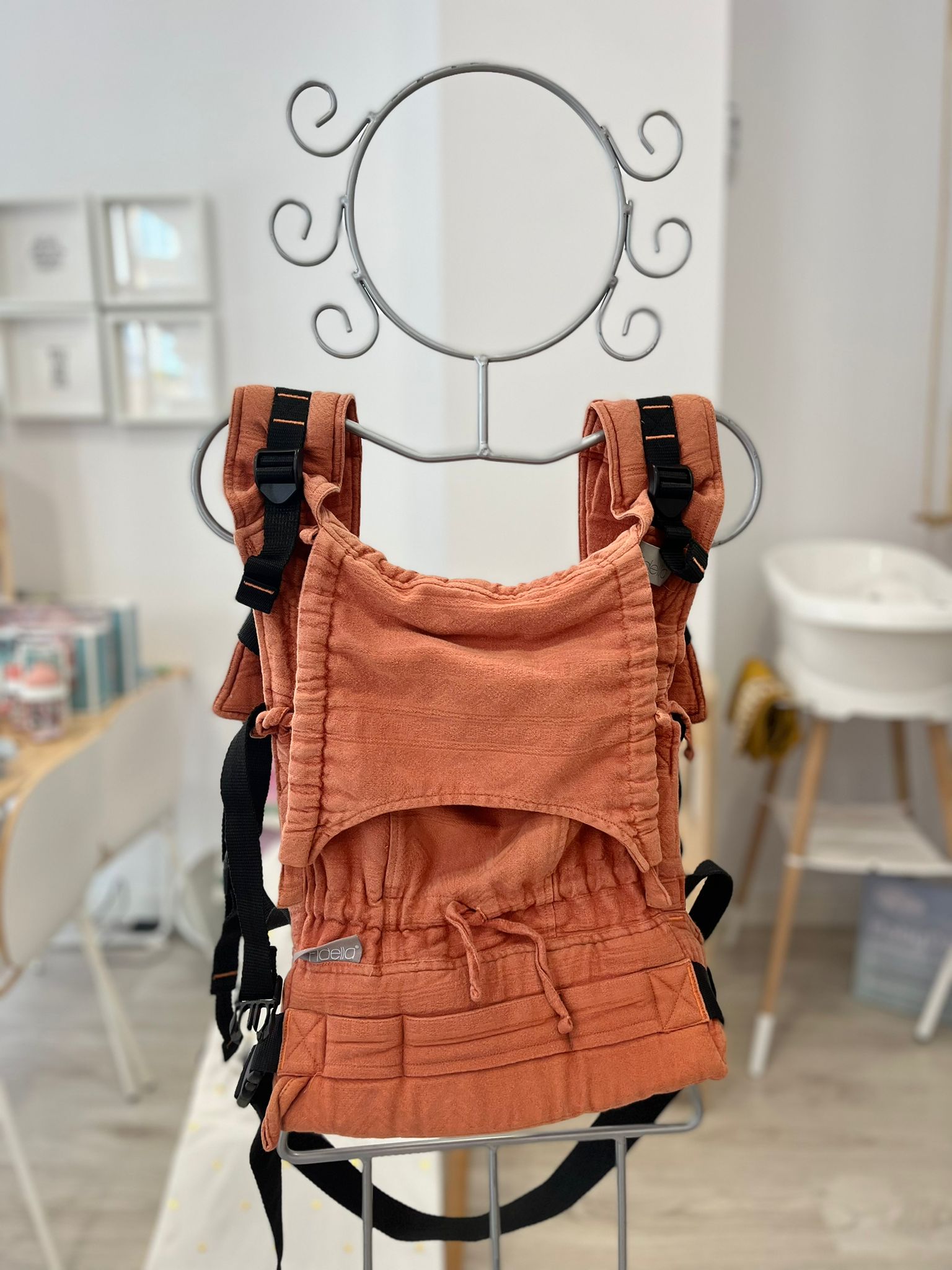 Mochila para portear al bebé desde el nacimiento.